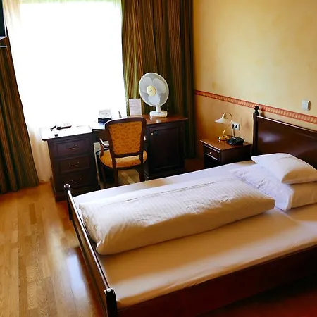 Pfeifer Zum Kirchenwirt Hotell