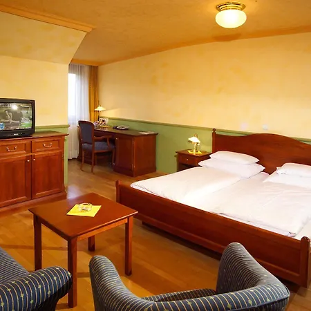 Hotell Pfeifer Zum Kirchenwirt 4*