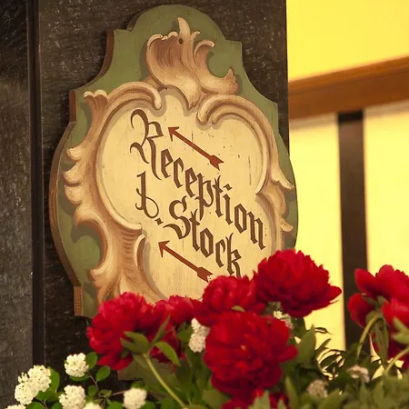 Pfeifer Zum Kirchenwirt Hotell 4*